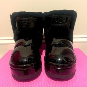 New UGG Classic Chillapeak Shine Boots size 7